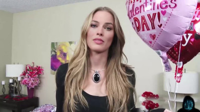 fake Margot Robbie hot wife